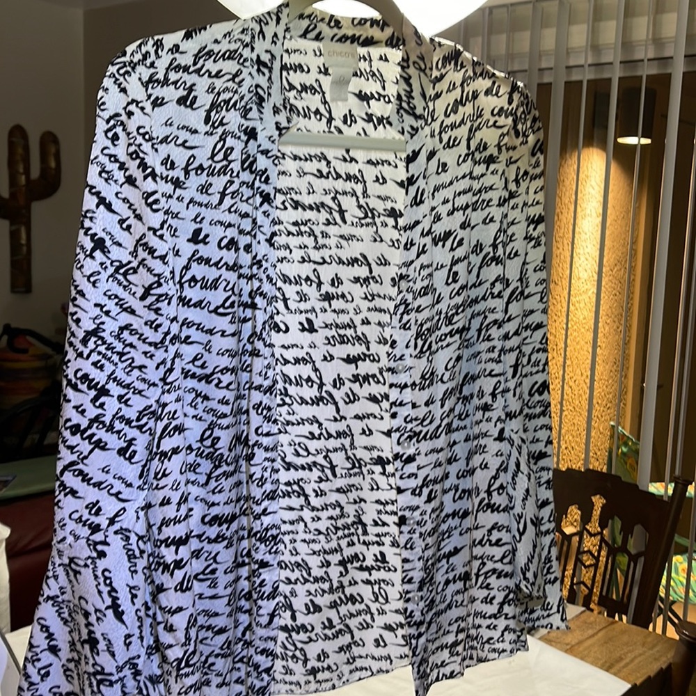 Chico’s #0 button down, 100% viscose, flare sleeves,